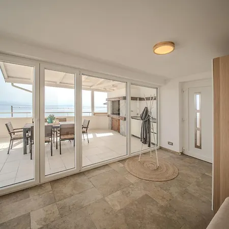 Nachhaltige Wellnessauszeit Mit Traumblick, Pool, Sauna, Whirl-wanne * Opatija