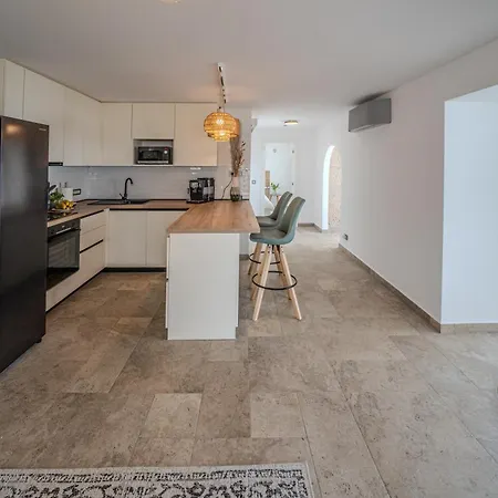 Nachhaltige Wellnessauszeit Mit Traumblick, Pool, Sauna, Whirl-wanne * Abbázia