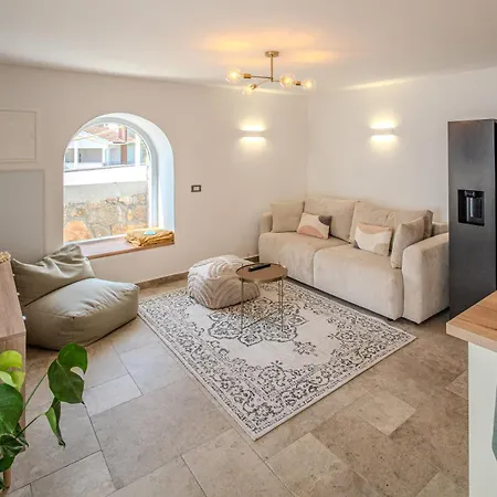 Nachhaltige Wellnessauszeit Mit Traumblick, Pool, Sauna, Whirl-wanne * Abbázia