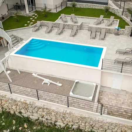 公寓 Nachhaltige Wellnessauszeit Mit Traumblick, Pool, Sauna, Whirl-wanne