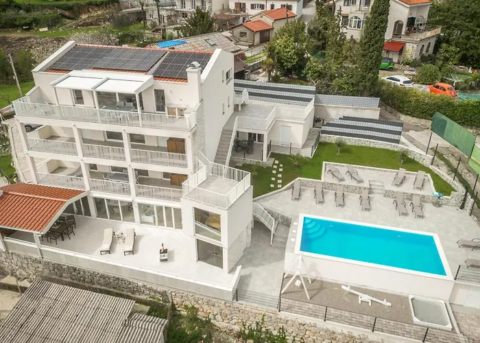 Nachhaltige Wellnessauszeit Mit Traumblick, Pool, Sauna, Whirl-wanne Lägenhet Opatija