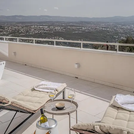 Nachhaltige Wellnessauszeit Mit Traumblick, Pool, Sauna, Whirl-wanne Lejlighed *