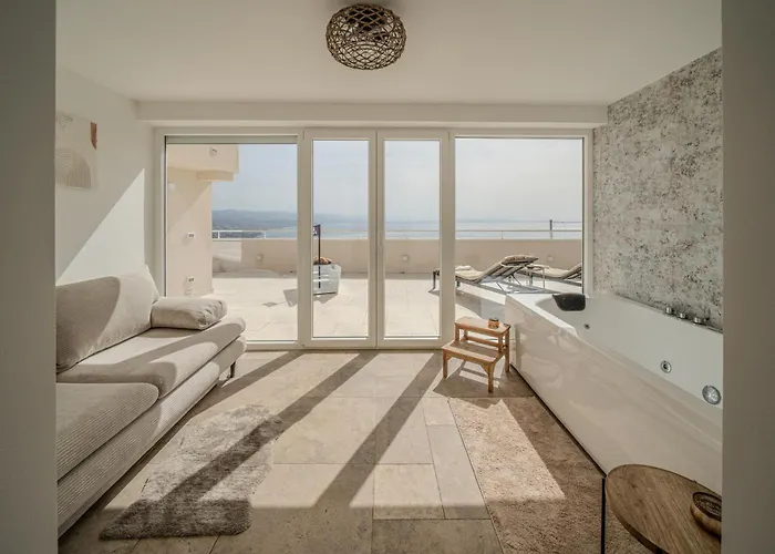 Apartment Nachhaltige Wellnessauszeit Mit Traumblick, Pool, Sauna, Whirl-wanne