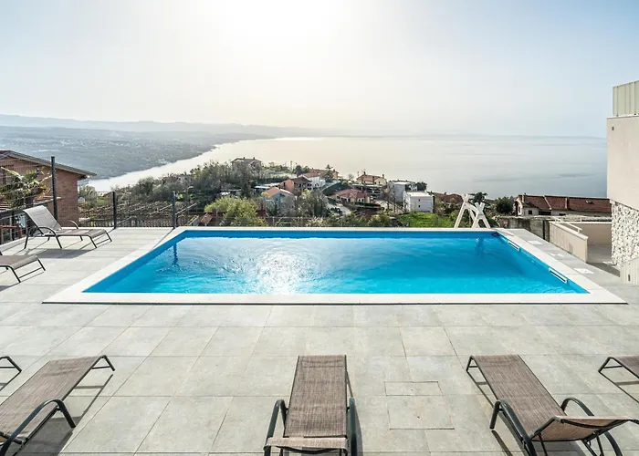 Apartment Nachhaltige Wellnessauszeit Mit Traumblick, Pool, Sauna, Whirl-wanne